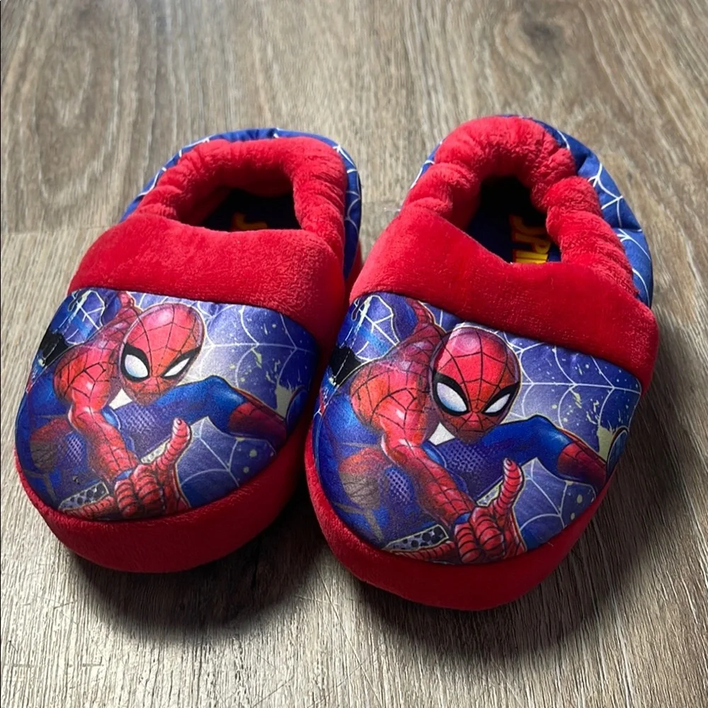 Marvel Spider-Man Red Slippers Size 5-6